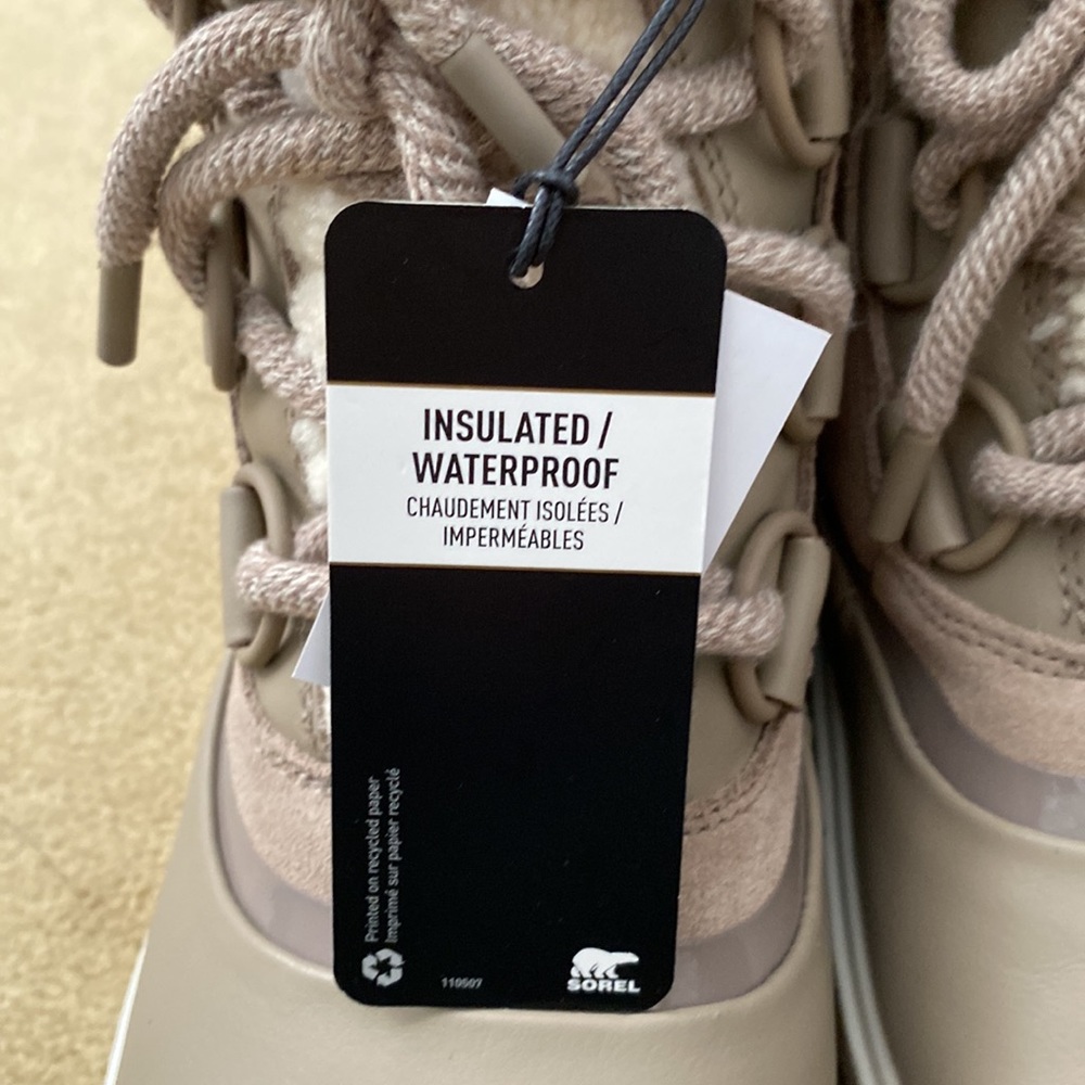 SOREL WOMEN WINTER BOOTS! - Picture 8 of 9